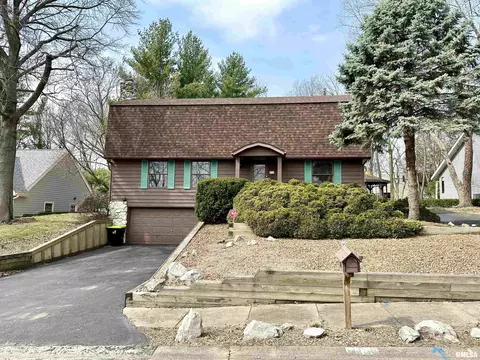 19 Justin Dr, Jacksonville, IL 62650