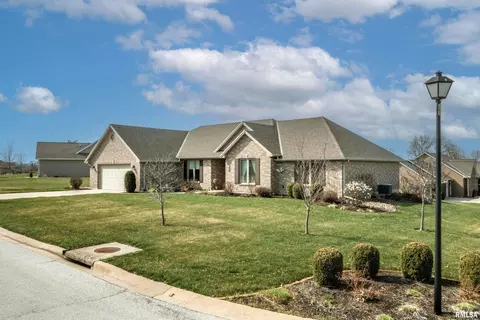 3635 Stonecrest Dr, Quincy, IL 62305