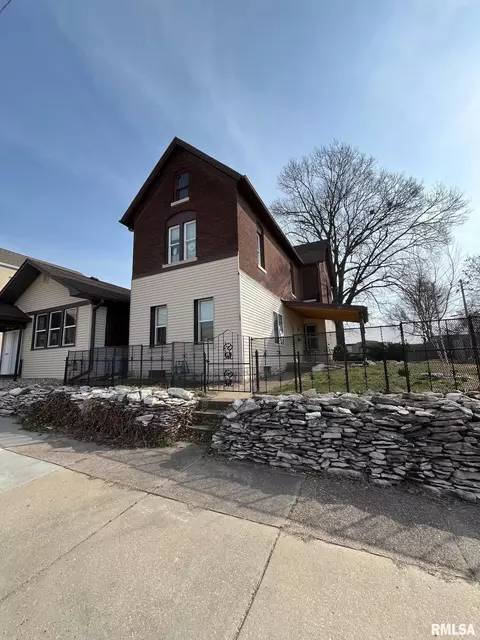 125 S 8th St, Quincy, IL 62301