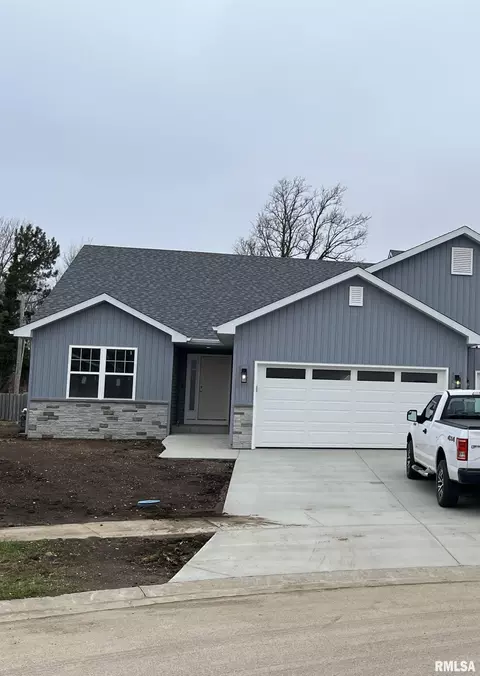 307 Waterwheel Dr, Rochester, IL 62563