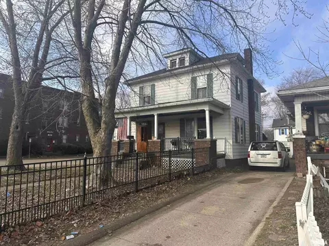 1401 N 9th St, Springfield, IL 62702 photo 2