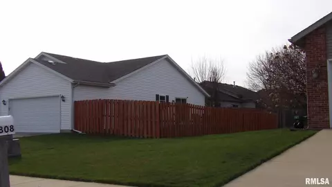 4800 Savoy Dr, Springfield, IL 62711 photo 2