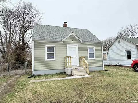 907 S 15th St, Springfield, IL 62703