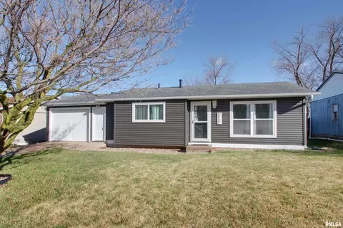 3137 Harrison St, Quincy, IL 62301