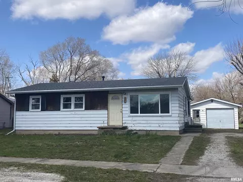 219 E Beech St, Piper City, IL 60959
