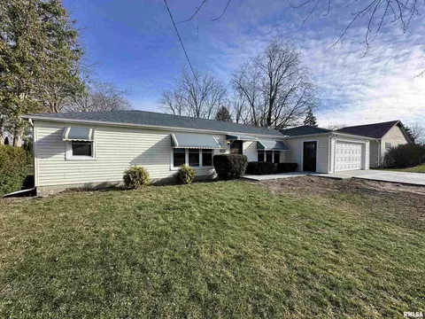 1583 W Losey St, Galesburg, IL 61401
