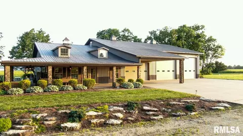 7916 N 400th St, Altamont, IL 62411