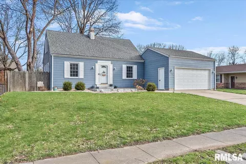 2221 Croydon Dr, Springfield, IL 62703