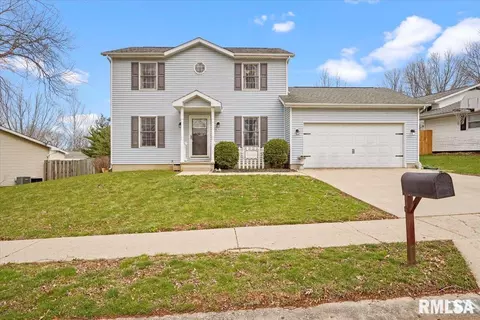 30 Skyview Dr, Springfield, IL 62702