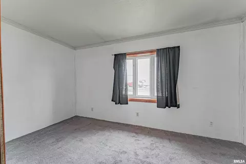 6615 3rd St, Midland City, IL 61727 photo 9