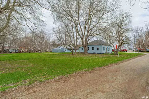 6615 3rd St, Midland City, IL 61727 photo 2