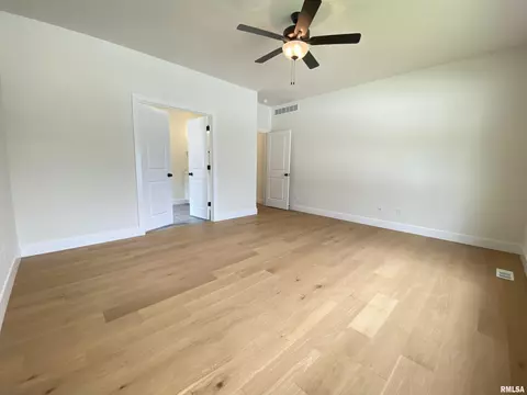 Bedroom - 1601 Hoechester Rd, Springfield, IL 62712 photo 1 of 7