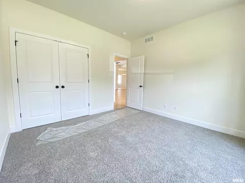 Bedroom - 1601 Hoechester Rd, Springfield, IL 62712 photo 3 of 7