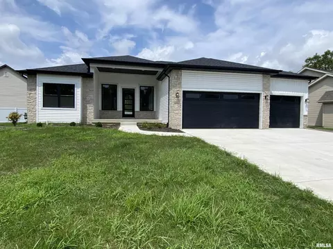 1601 Hoechester Rd, Springfield, IL 62712