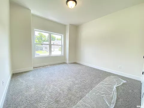 Bedroom - 1601 Hoechester Rd, Springfield, IL 62712 photo 2 of 7