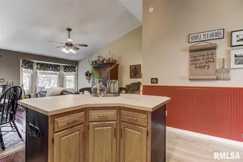 3205 Sequoia Dr, Springfield, IL 62712 photo 8