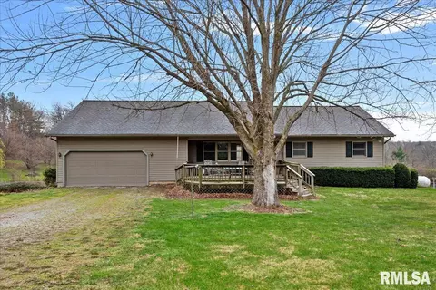 5889 Grigsby Ln, Pleasant Plains, IL 62677