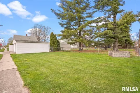 Exterior - 3252 S 4th St, Springfield, IL 62703 photo 8 of 8