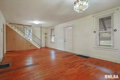 Entry Way - 3252 S 4th St, Springfield, IL 62703 photo 2 of 5