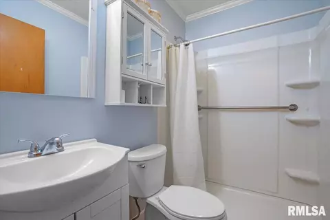 Bath - 3252 S 4th St, Springfield, IL 62703 photo 1 of 2
