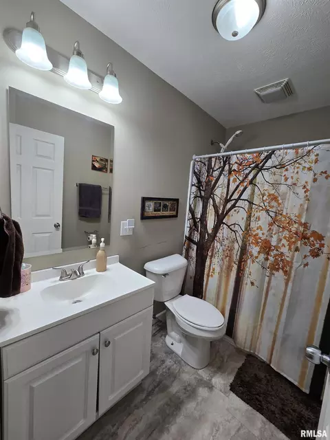 201 E Hickory St, Athens, IL 62613 photo 14