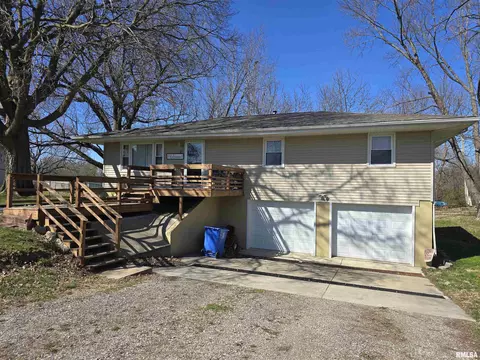 201 E Hickory St, Athens, IL 62613