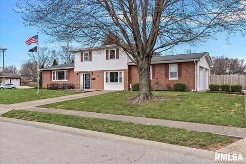 2401 Blackhawk Rd, Springfield, IL 62702 photo 2