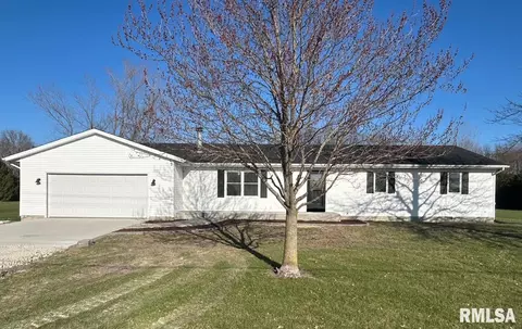 5660 Wesley Chapel Rd, Chatham, IL 62629