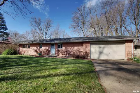 1518 Curtis Creek Rd, Quincy, IL 62301