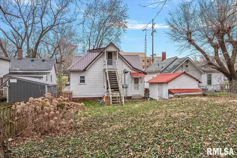 Exterior - 702 W Miller St, Springfield, IL 62702 photo 7 of 8