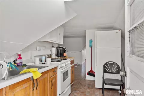 Kitchen - 702 W Miller St, Springfield, IL 62702 photo 1 of 1