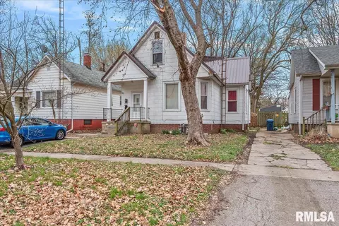 Exterior - 702 W Miller St, Springfield, IL 62702 photo 2 of 8