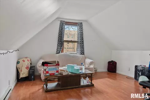 Living - 702 W Miller St, Springfield, IL 62702 photo 3 of 3