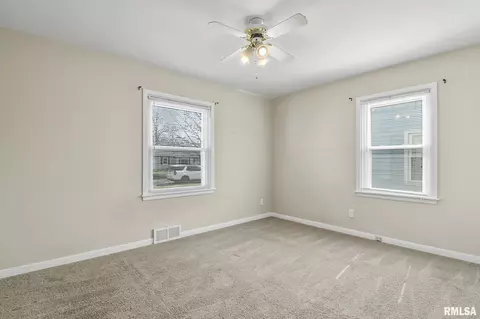 2213 S Spring St, Springfield, IL 62704 photo 14