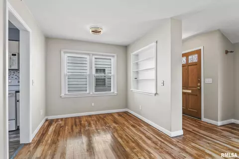 2213 S Spring St, Springfield, IL 62704 photo 3