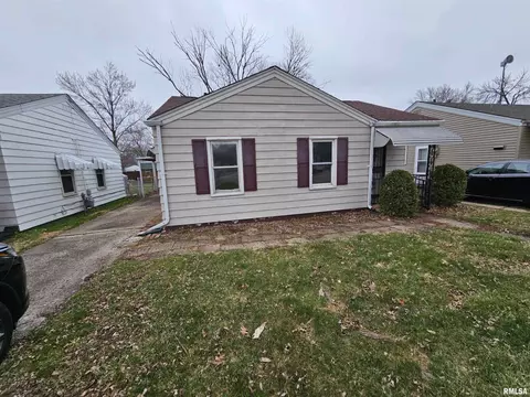 2012 N 19th St, Springfield, IL 62702