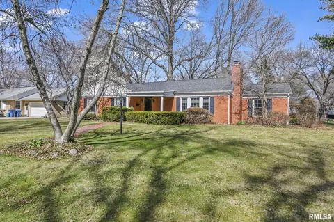 Exterior - 2125 Greenbriar Rd, Springfield, IL 62704 photo 2 of 10