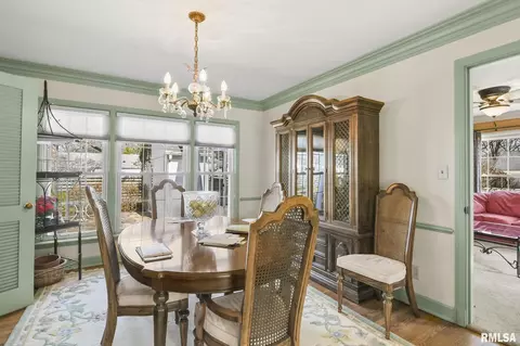 Dining - 2125 Greenbriar Rd, Springfield, IL 62704 photo 1 of 3