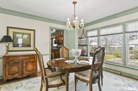 Dining - 2125 Greenbriar Rd, Springfield, IL 62704 photo 2 of 3