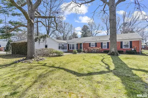 Exterior - 2125 Greenbriar Rd, Springfield, IL 62704 photo 7 of 10