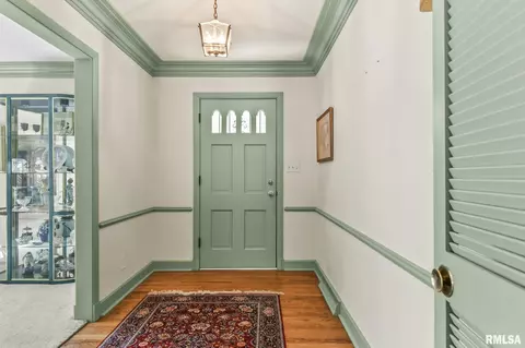 Entry Way - 2125 Greenbriar Rd, Springfield, IL 62704 photo 1 of 3