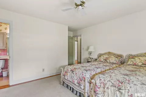 Bedroom - 2125 Greenbriar Rd, Springfield, IL 62704 photo 2 of 2