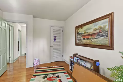 Entry Way - 2125 Greenbriar Rd, Springfield, IL 62704 photo 2 of 3