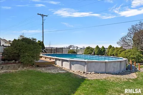 Exterior - 5413 Turnstone Rd, Springfield, IL 62711 photo 4 of 7