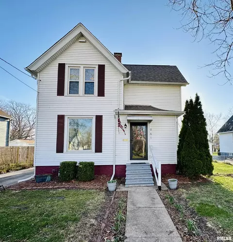 961 Beecher Ave, Galesburg, IL 61401