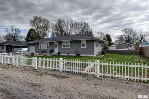 500 N Taylorville Blvd, Taylorville, IL 62568