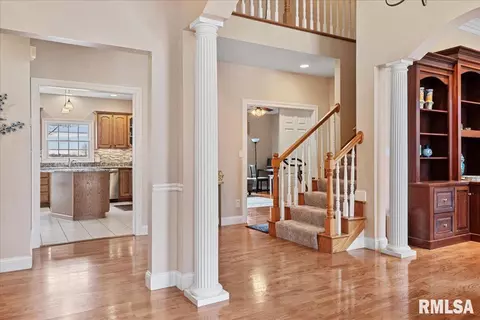 Entry Way - 2608 Kipling Dr, Springfield, IL 62711 photo 3 of 11