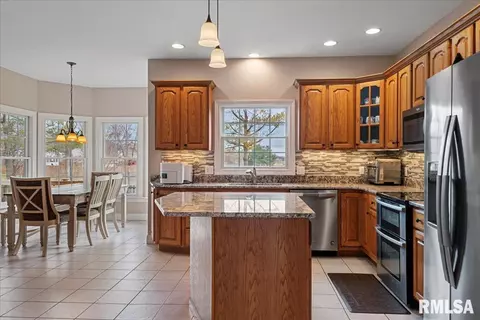 Kitchen - 2608 Kipling Dr, Springfield, IL 62711 photo 2 of 3