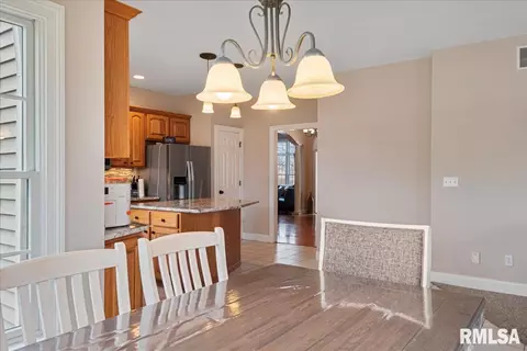 Dining - 2608 Kipling Dr, Springfield, IL 62711 photo 4 of 4
