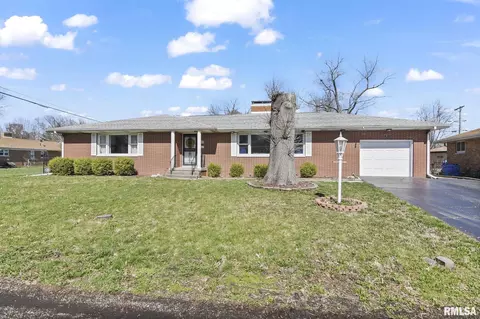 1 Monica Ln, Springfield, IL 62702